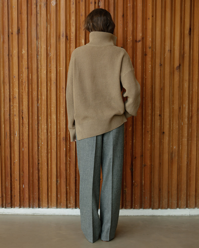 Wool sweater beige
