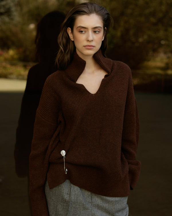 Вовняний светр коричневий